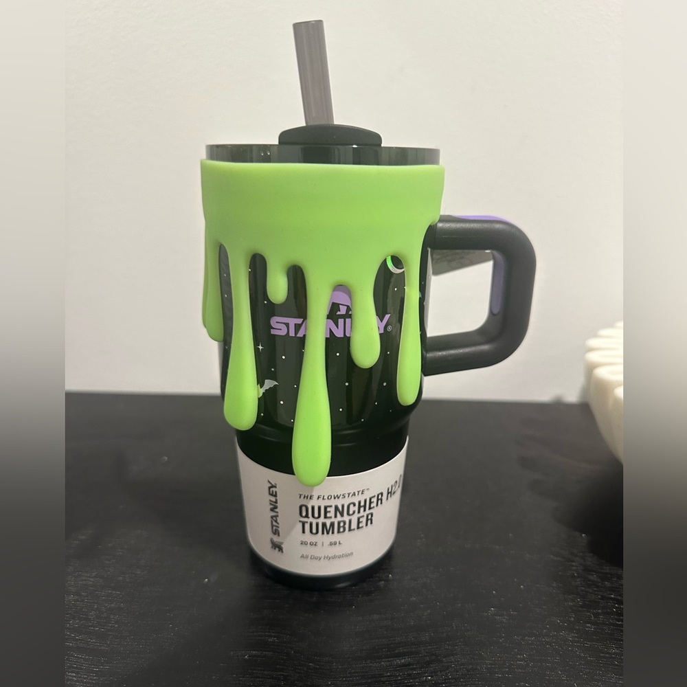 Halloween Glow in the dark Green Drip Tumbler Sleeve for 40oz